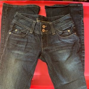 Super cute guess jeans! Super dressy!